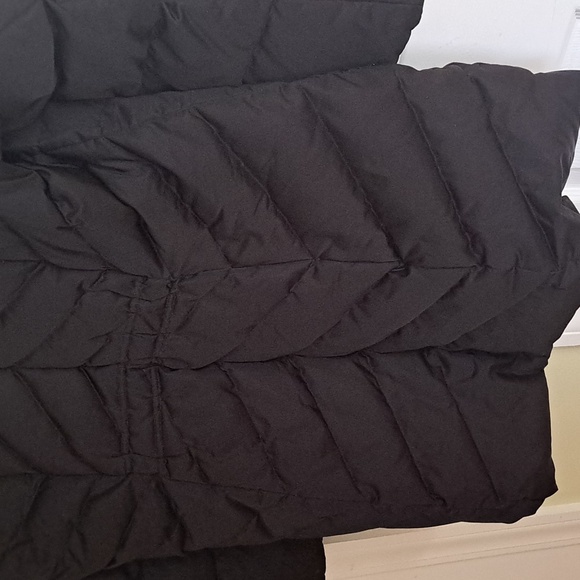 Tahari fitted Puffer - Picture 7 of 8